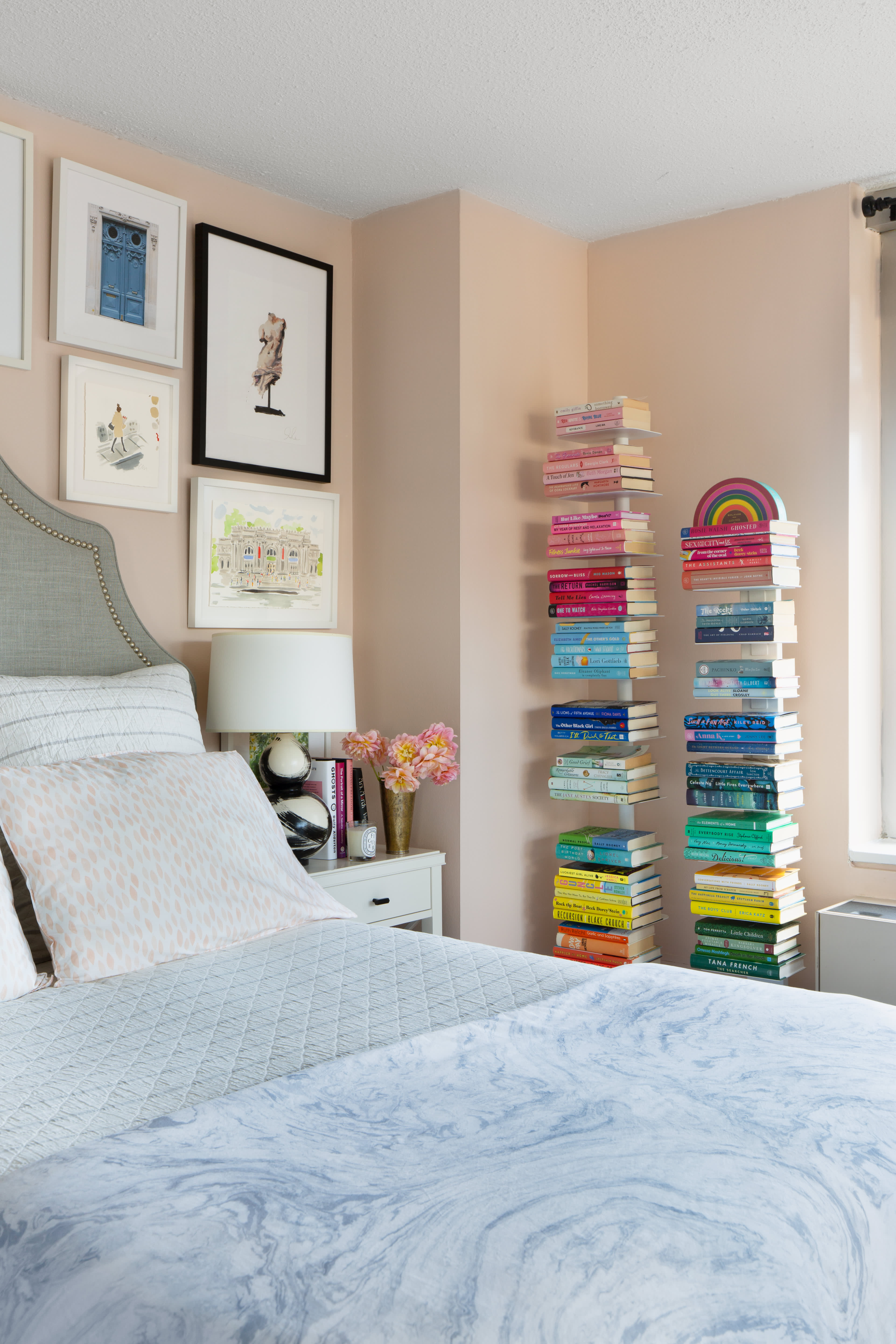 Bedroom deals bookshelf ideas